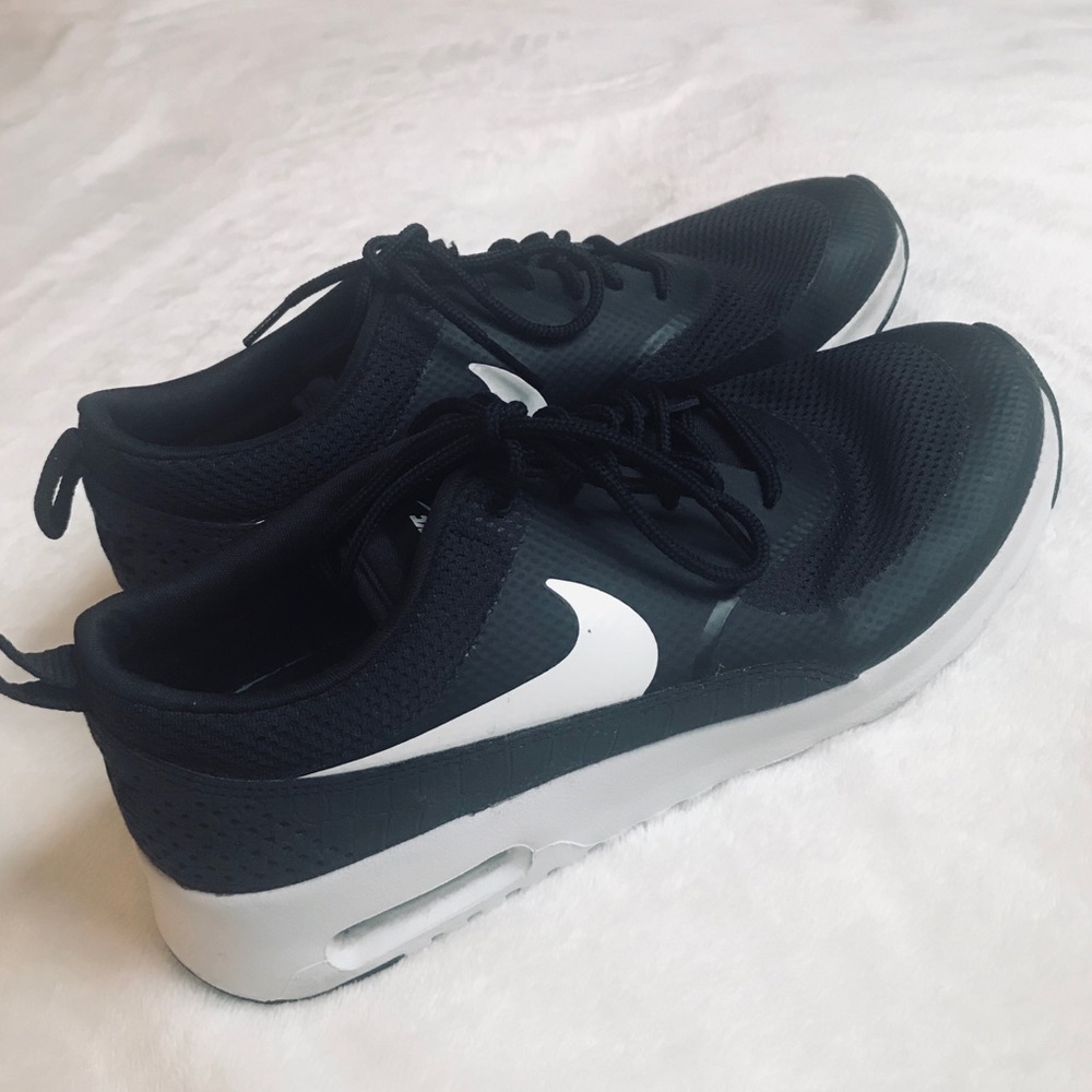 Nike Air Max Thea Women’s Size 9